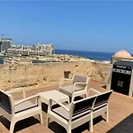 Independence Malta * Βαλέτα