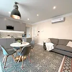 Independence Malta * バレッタ