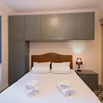 Independence Malta * バレッタ