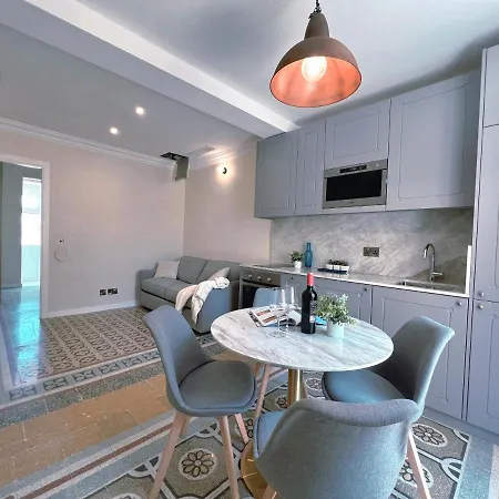 Independence Malta アパート