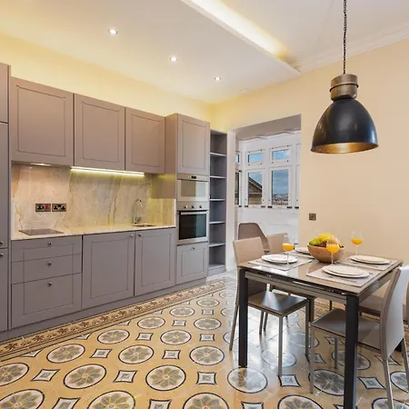 Independence Malta バレッタ